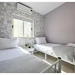 Swieqi Location, Close To Bars, Food & Nightlife *