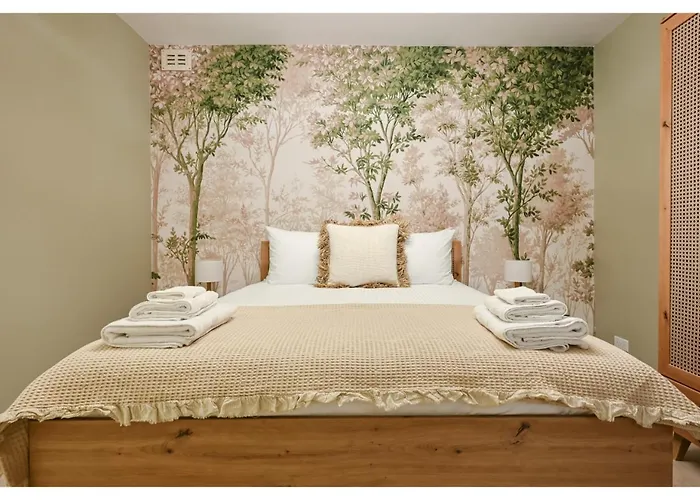 Swieqi Location, Close To Bars, Food & Nightlife Is-Swieqi