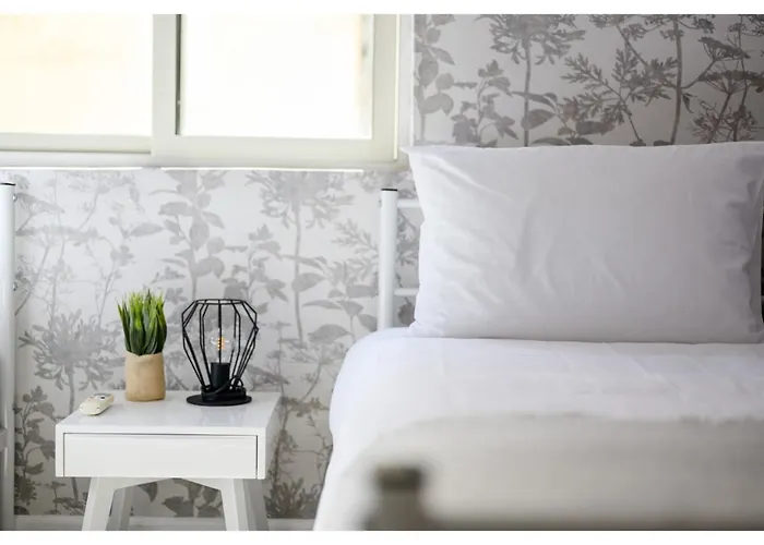 Swieqi Location, Close To Bars, Food & Nightlife Is-Swieqi